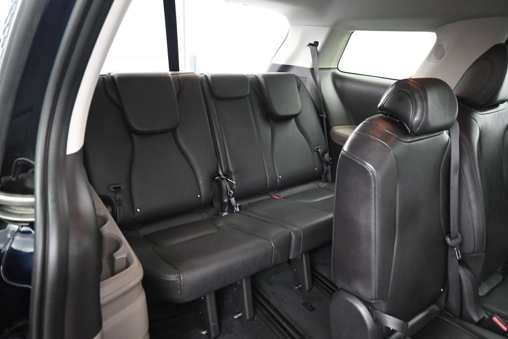 Used 2025 Kia Carnival FWD image 23