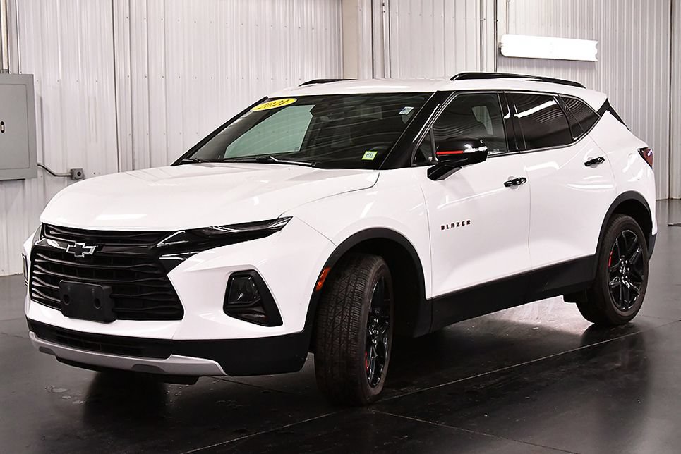 Used 2021 Chevrolet Blazer LT w/ Redline Edition AWD/4WD image 3