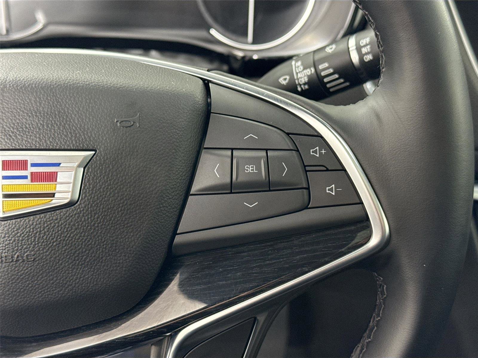 Used 2025 Cadillac XT5 Premium Luxury image 18