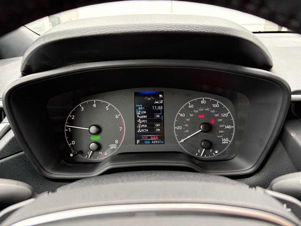 Used 2024 Toyota Corolla Cross SE image 16