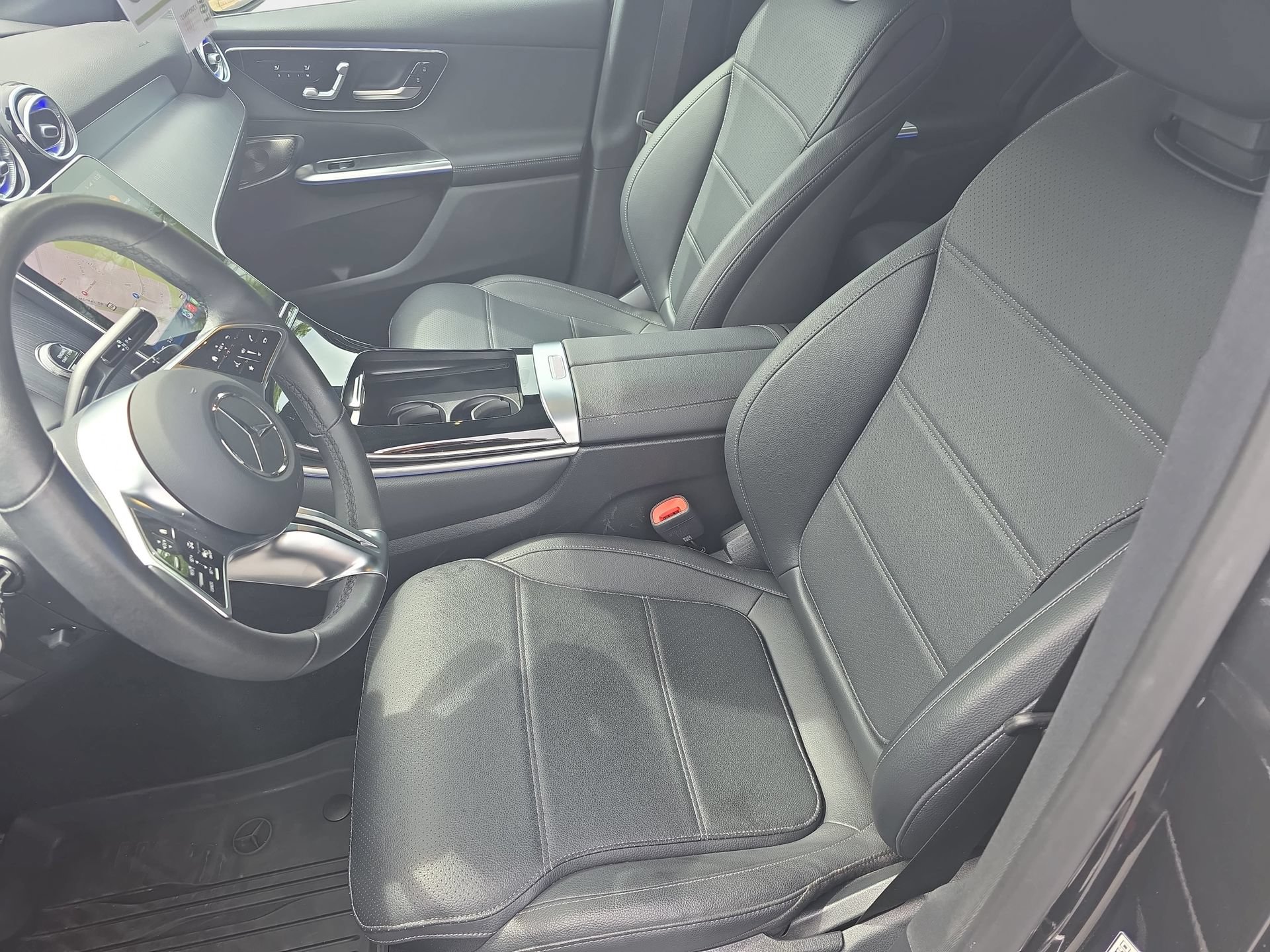 Used 2025 Mercedes-Benz GLC 300 4MATIC image 15