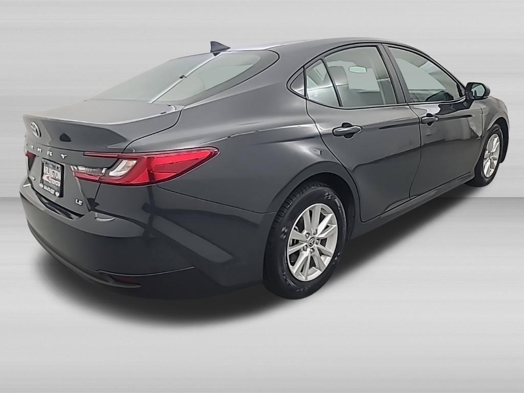 Used 2025 Toyota Camry LE FWD image 5