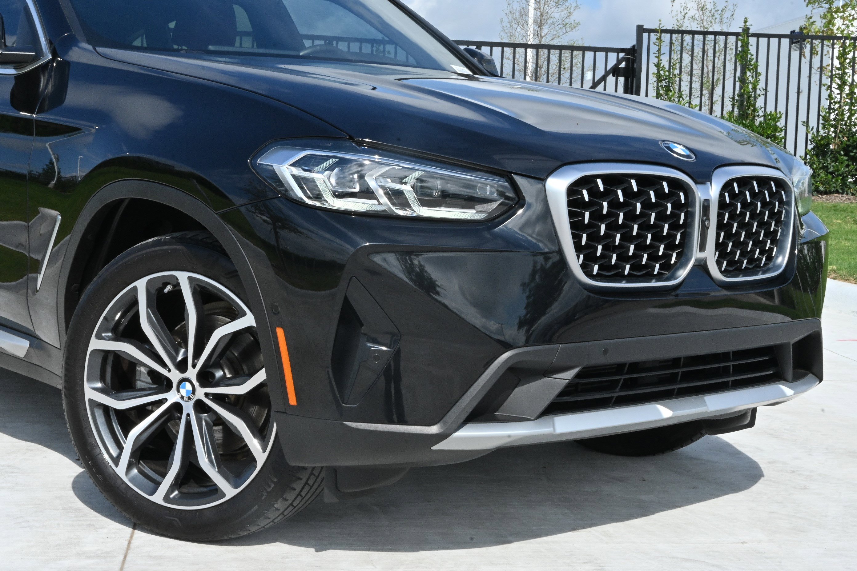 Certified 2024 BMW X4 xDrive30i w/ Premium Package AWD/4WD image 10