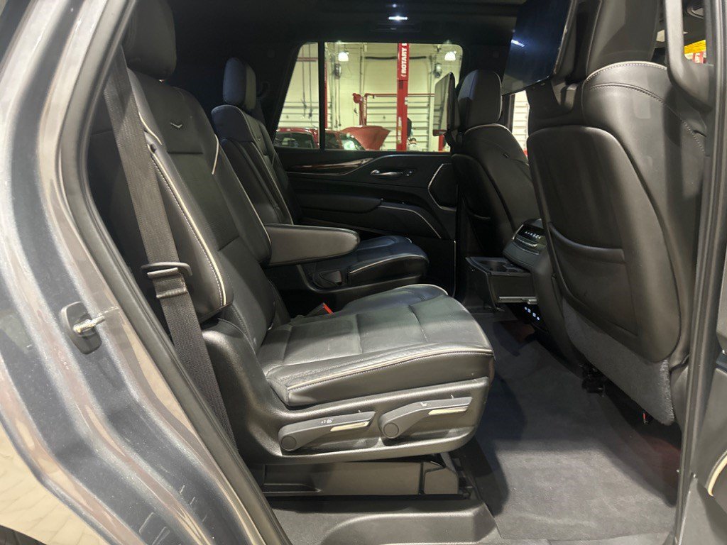 Used 2021 Cadillac Escalade Premium Luxury w/ Driver Assist Tech Package AWD/4WD image 7