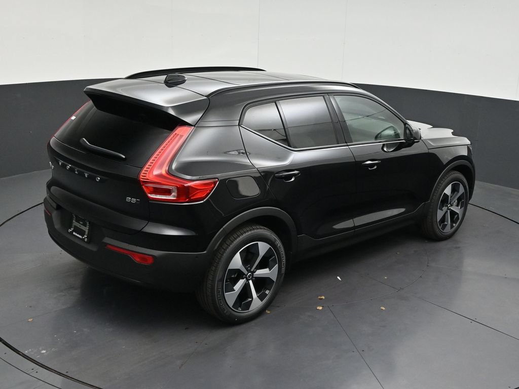 New 2026 Volvo XC40 B5 Plus w/ Protection Package Premier AWD/4WD image 17