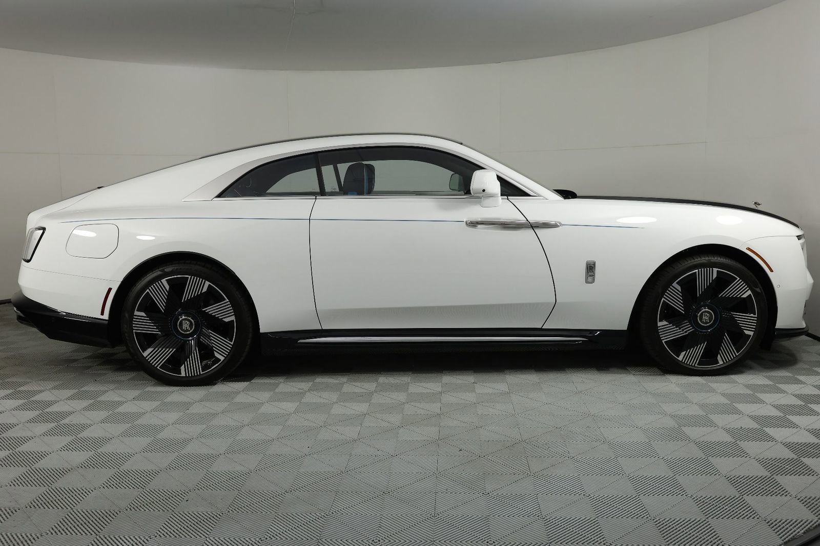New 2025 Rolls-Royce Spectre w/ Spectre Launch Package image 8