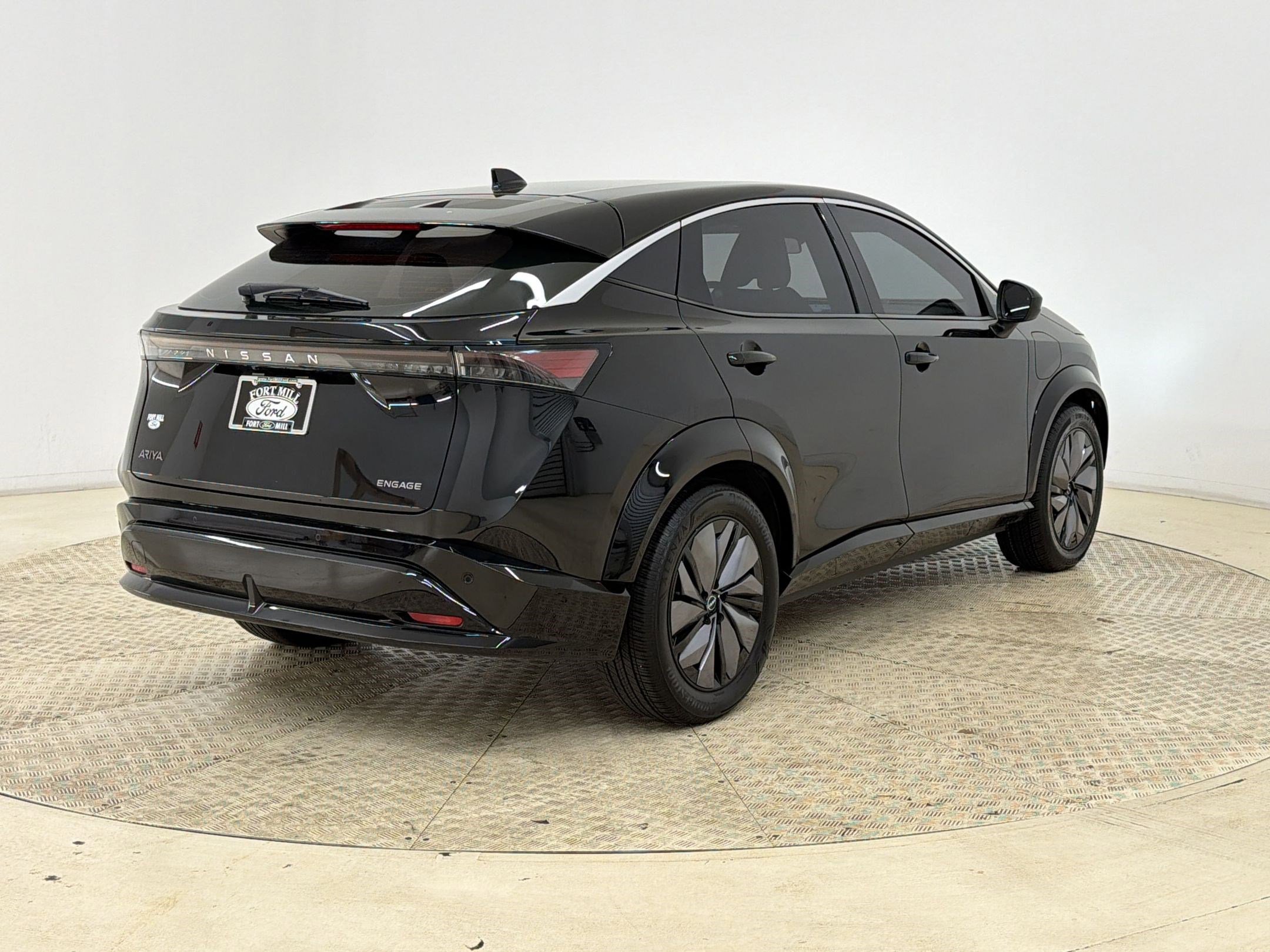 Used 2023 Nissan Ariya FWD image 9