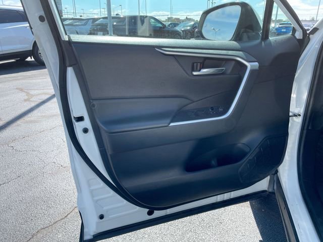 Used 2022 Toyota RAV4 XLE w/ Convenience Package image 10