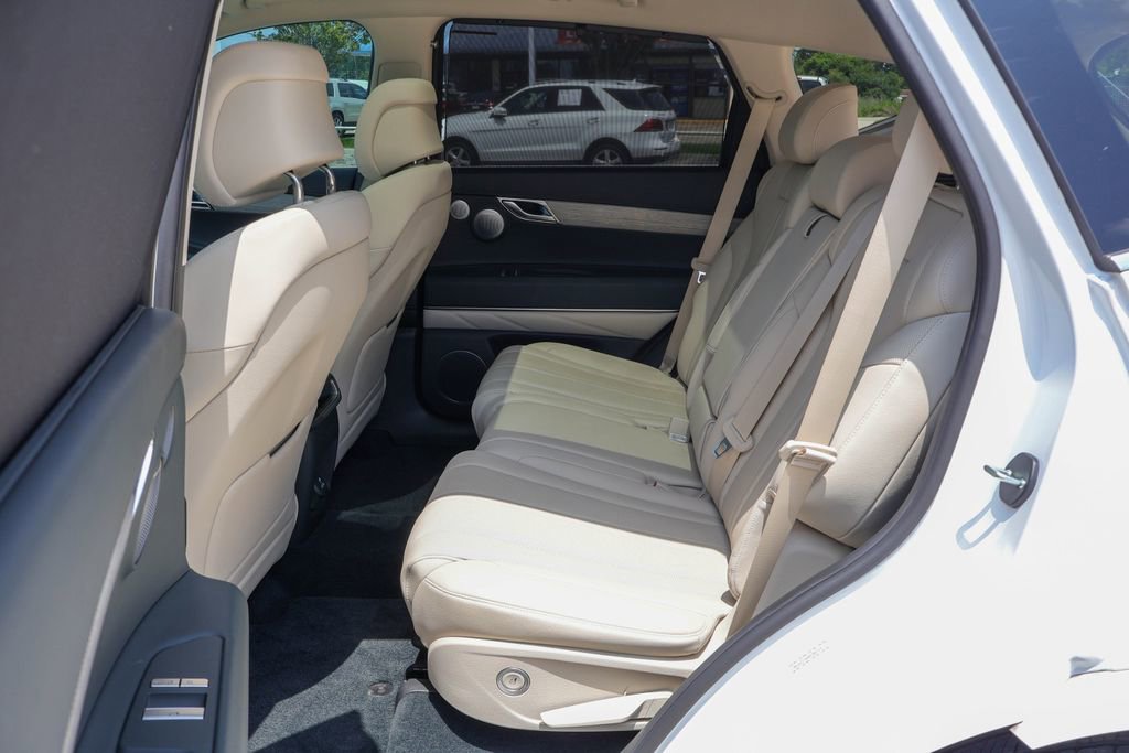 Used 2025 Genesis GV80 2.5T Advanced AWD/4WD image 9