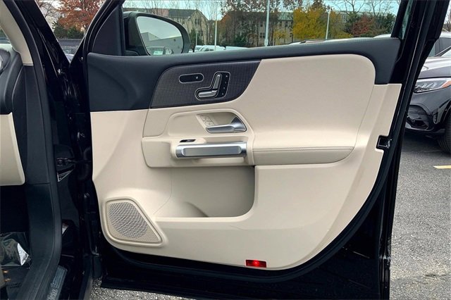 Used 2021 Mercedes-Benz GLB 250 4MATIC image 19