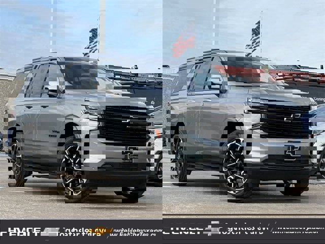 Used 2024 Chevrolet Suburban RST image 2