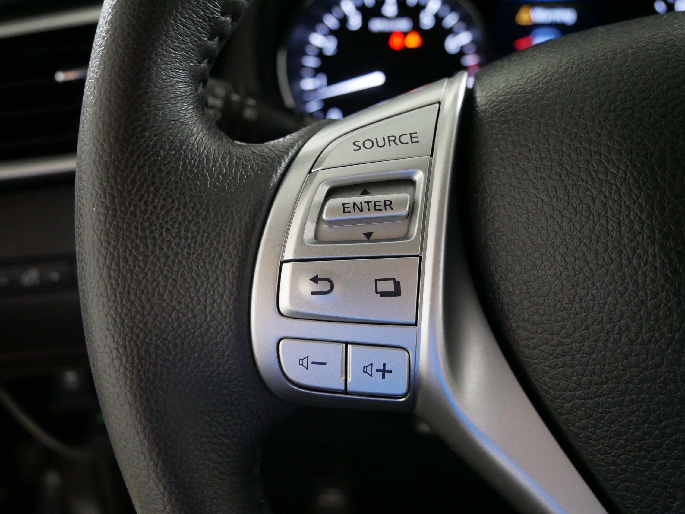 Used 2016 Nissan Rogue SL w/ SL Premium Package image 27