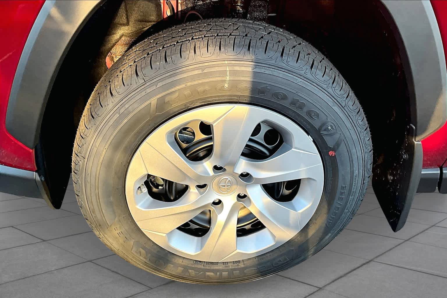 Certified 2025 Toyota RAV4 LE AWD/4WD image 12