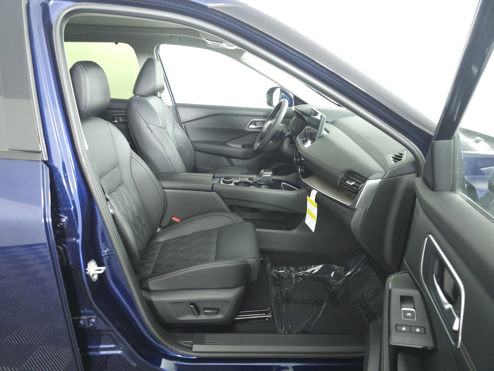 New 2026 Nissan Rogue Platinum image 12