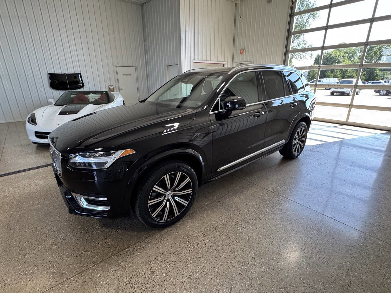 Used 2024 Volvo XC90 B6 Core w/ Protection Package Premier image 44