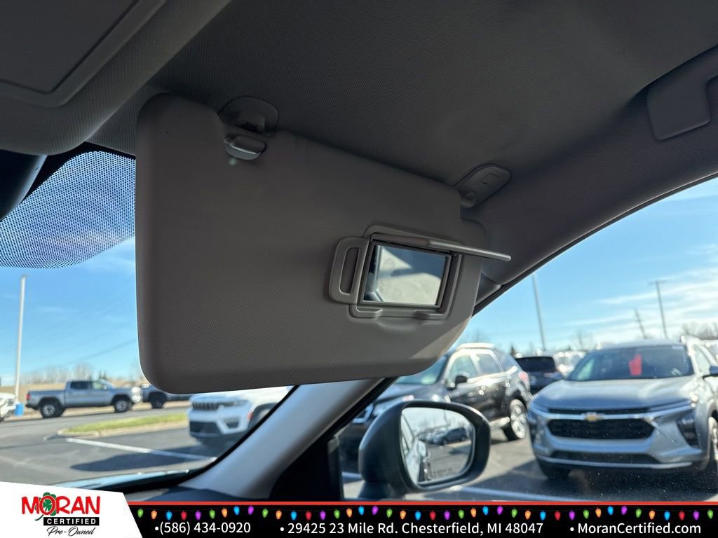 Used 2024 Nissan Rogue S image 19