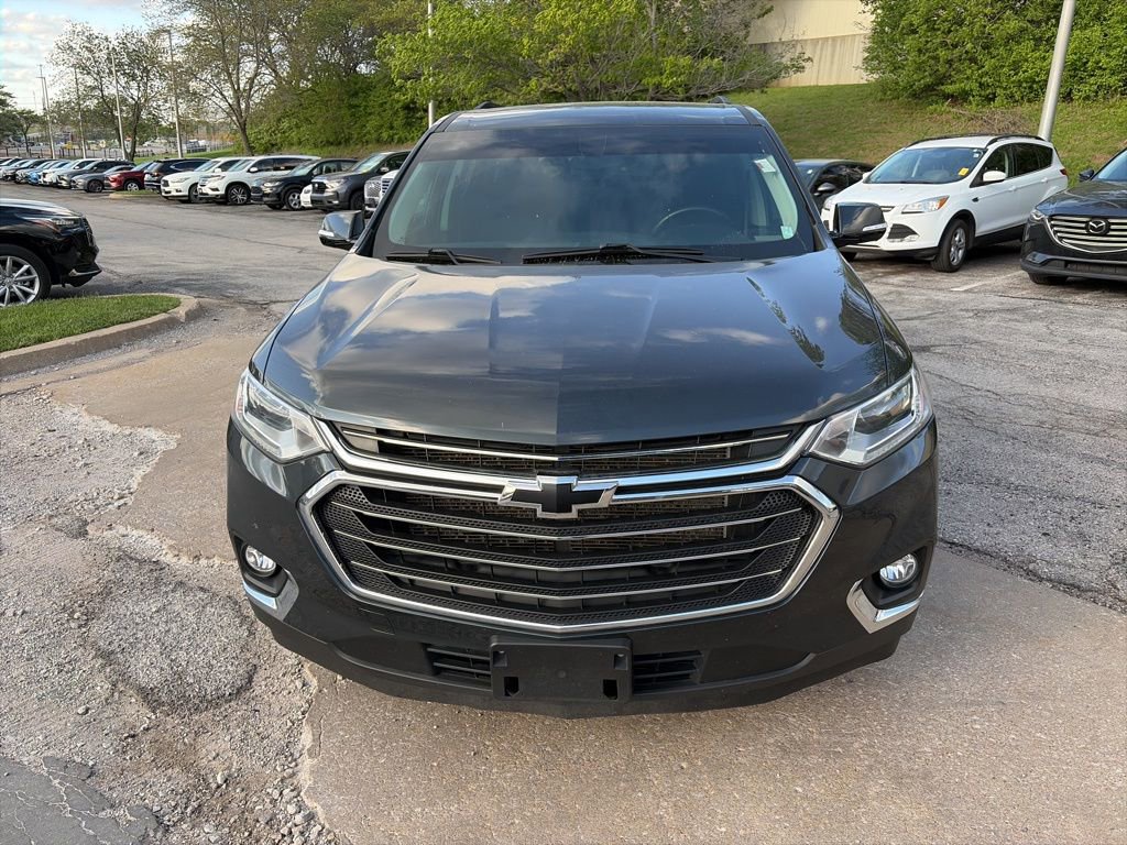 Used 2021 Chevrolet Traverse LT FWD image 2