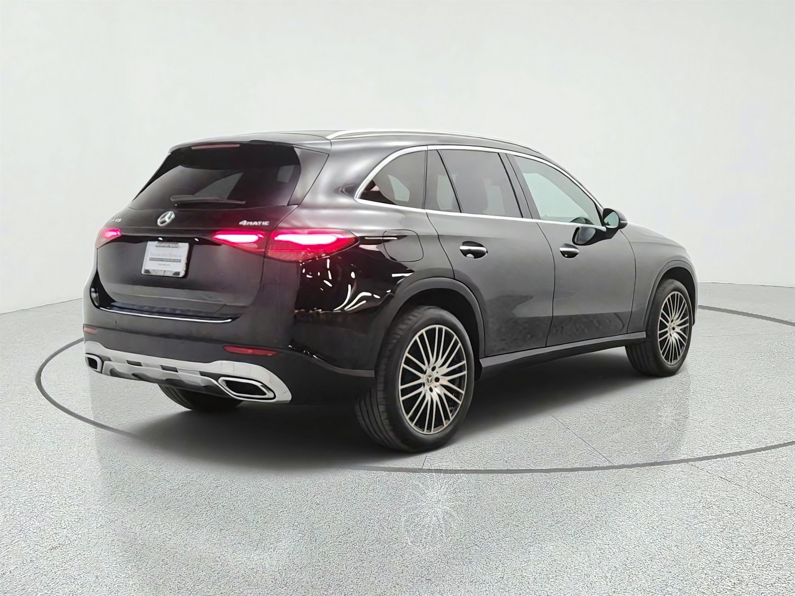 Certified 2023 Mercedes-Benz GLC 300 4MATIC w/ Driver Assistance Package image 5