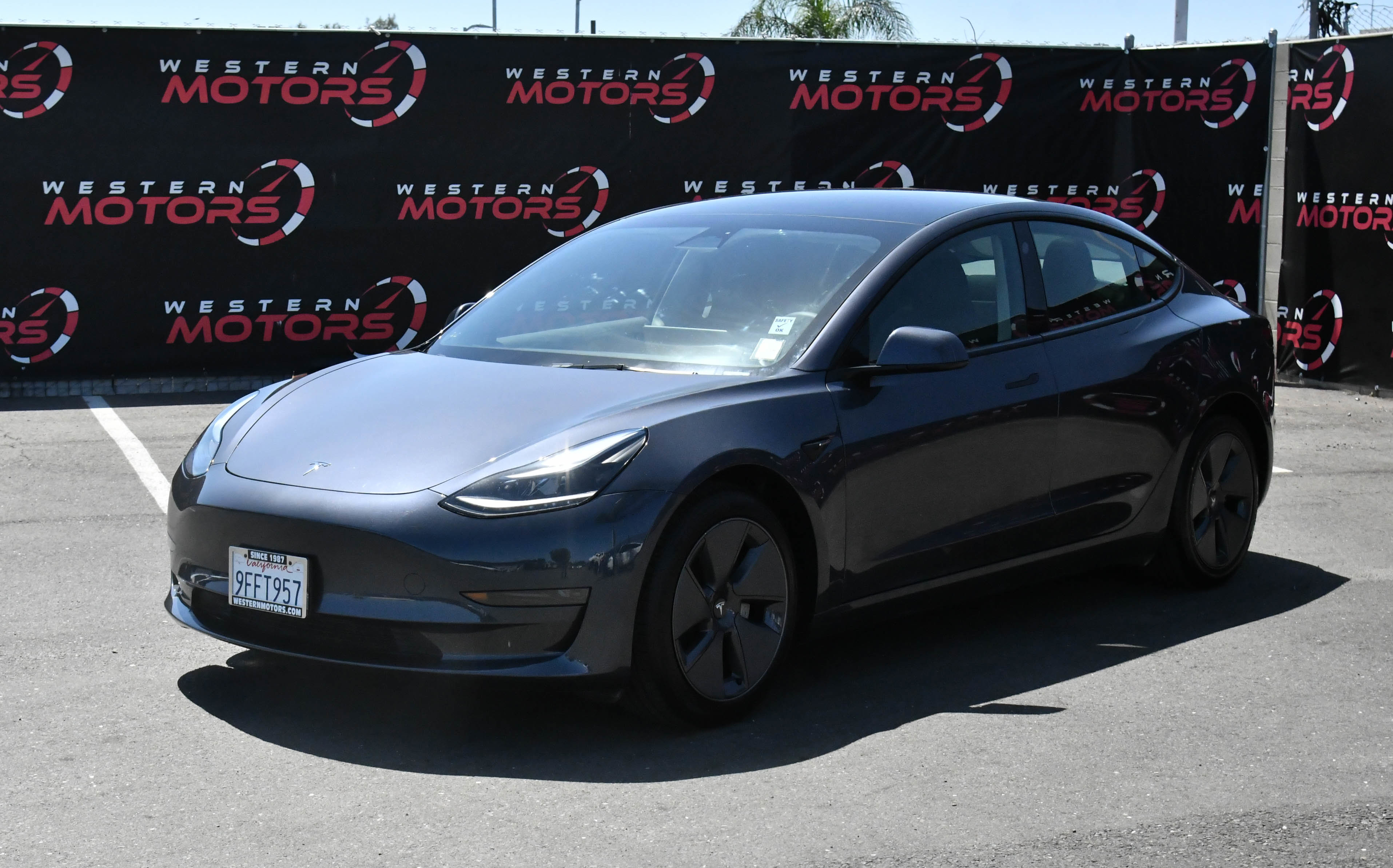 Used 2023 Tesla Model 3 Standard Range RWD image 3
