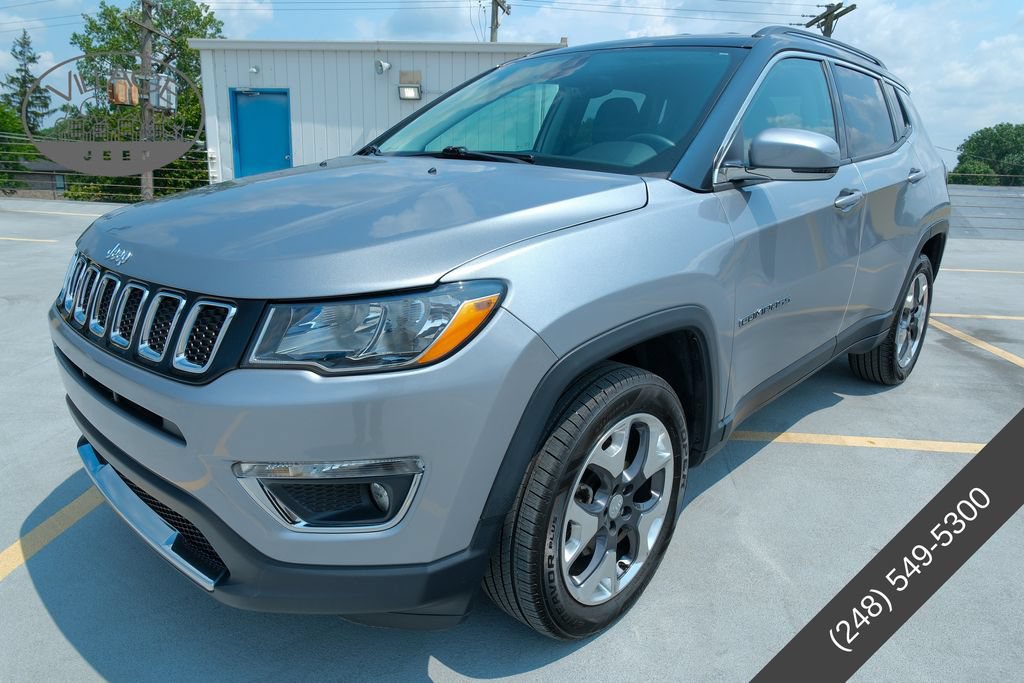 Used 2018 Jeep Compass Limited AWD/4WD image 2