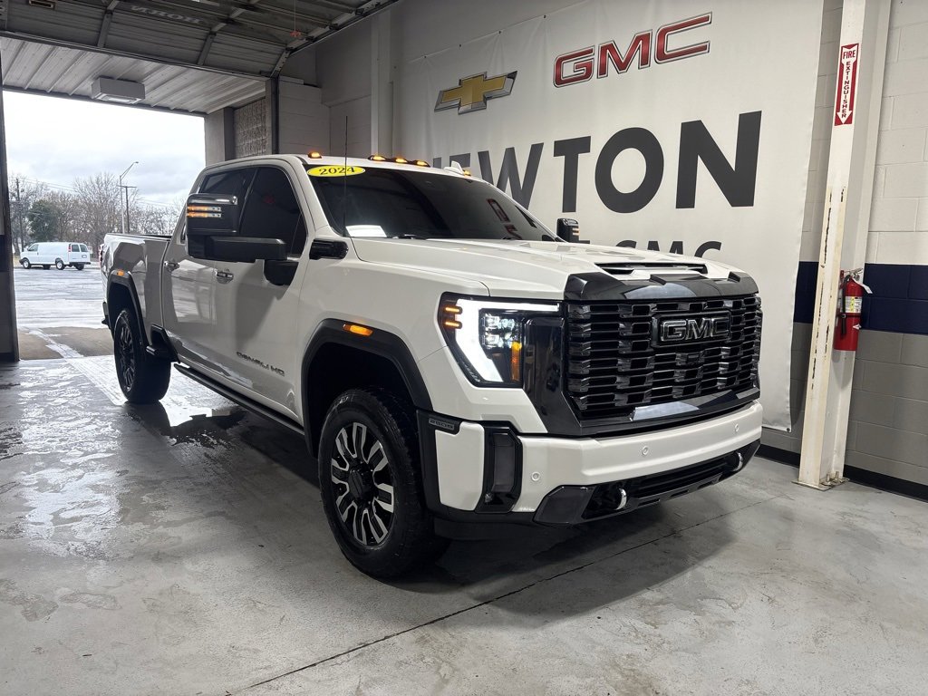 Used 2024 GMC Sierra 2500 Denali Ultimate image 2