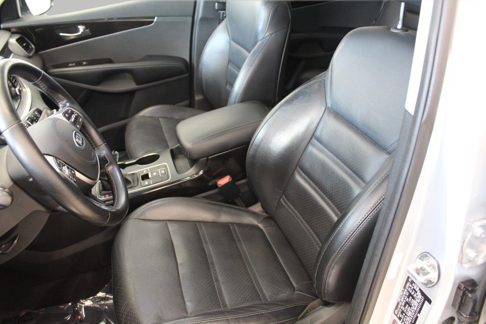 Used 2019 Kia Sorento EX FWD image 11