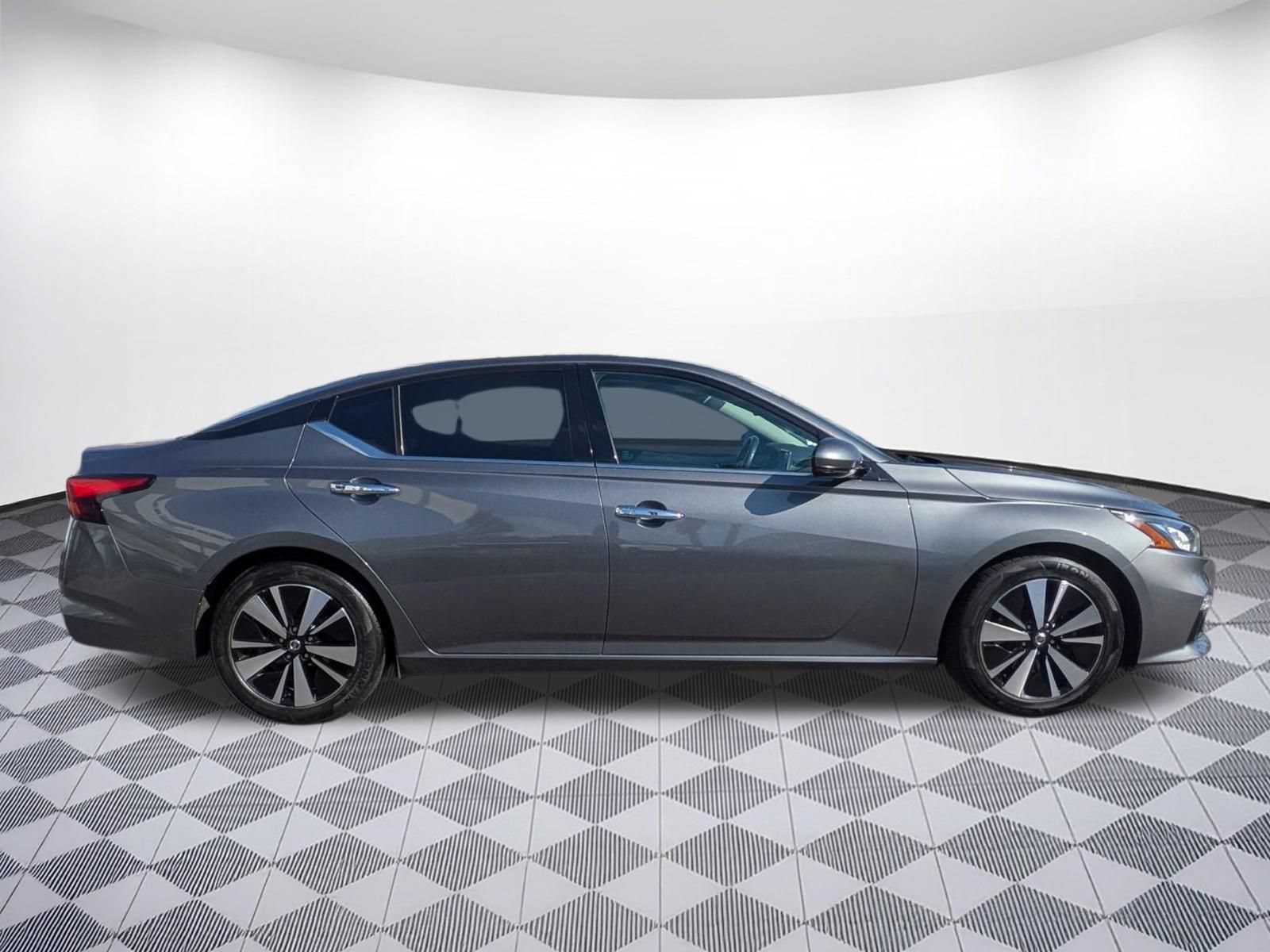 Used 2019 Nissan Altima 2.5 SL FWD image 6