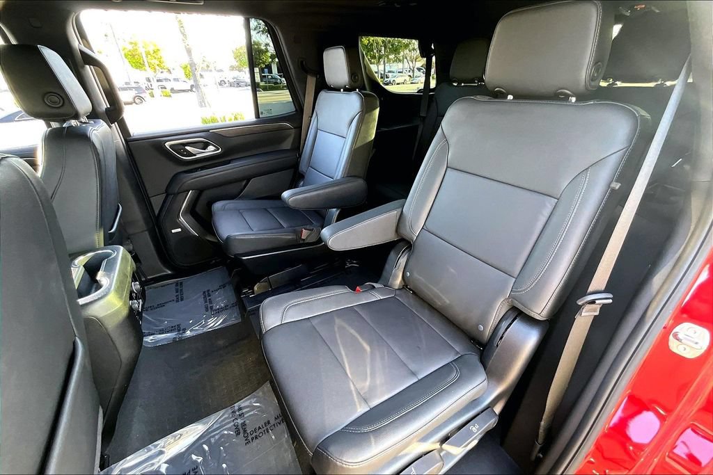 Used 2024 Chevrolet Tahoe Z71 w/ Luxury Package AWD/4WD image 19