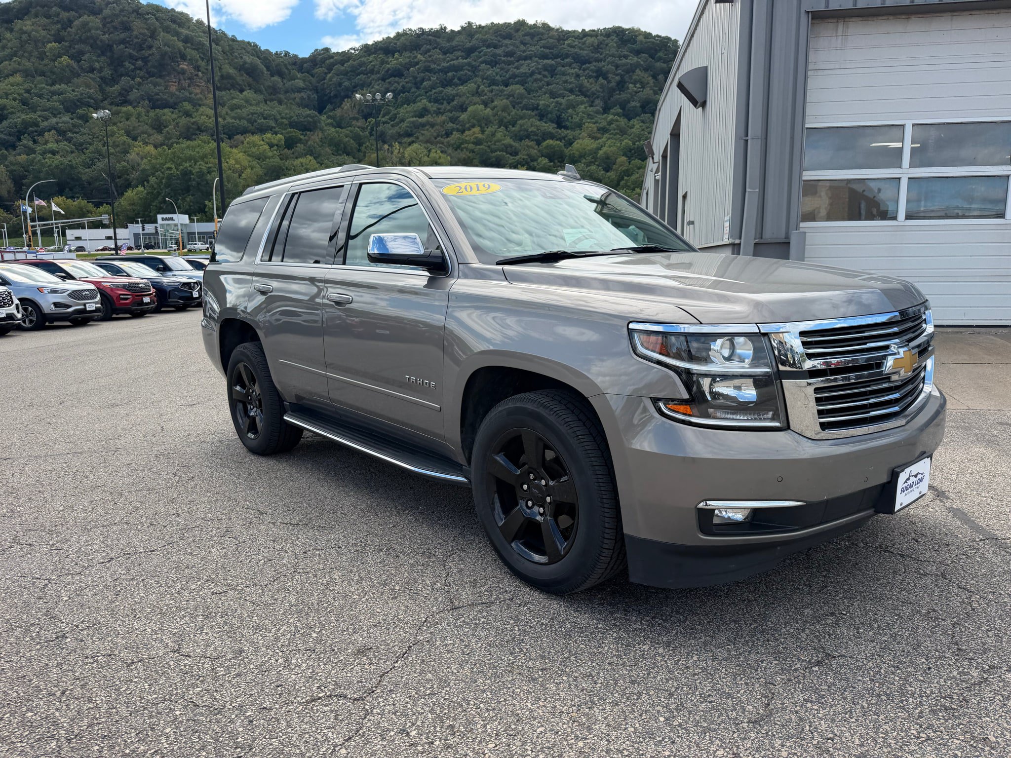 Used 2019 Chevrolet Tahoe Premier AWD/4WD image 3