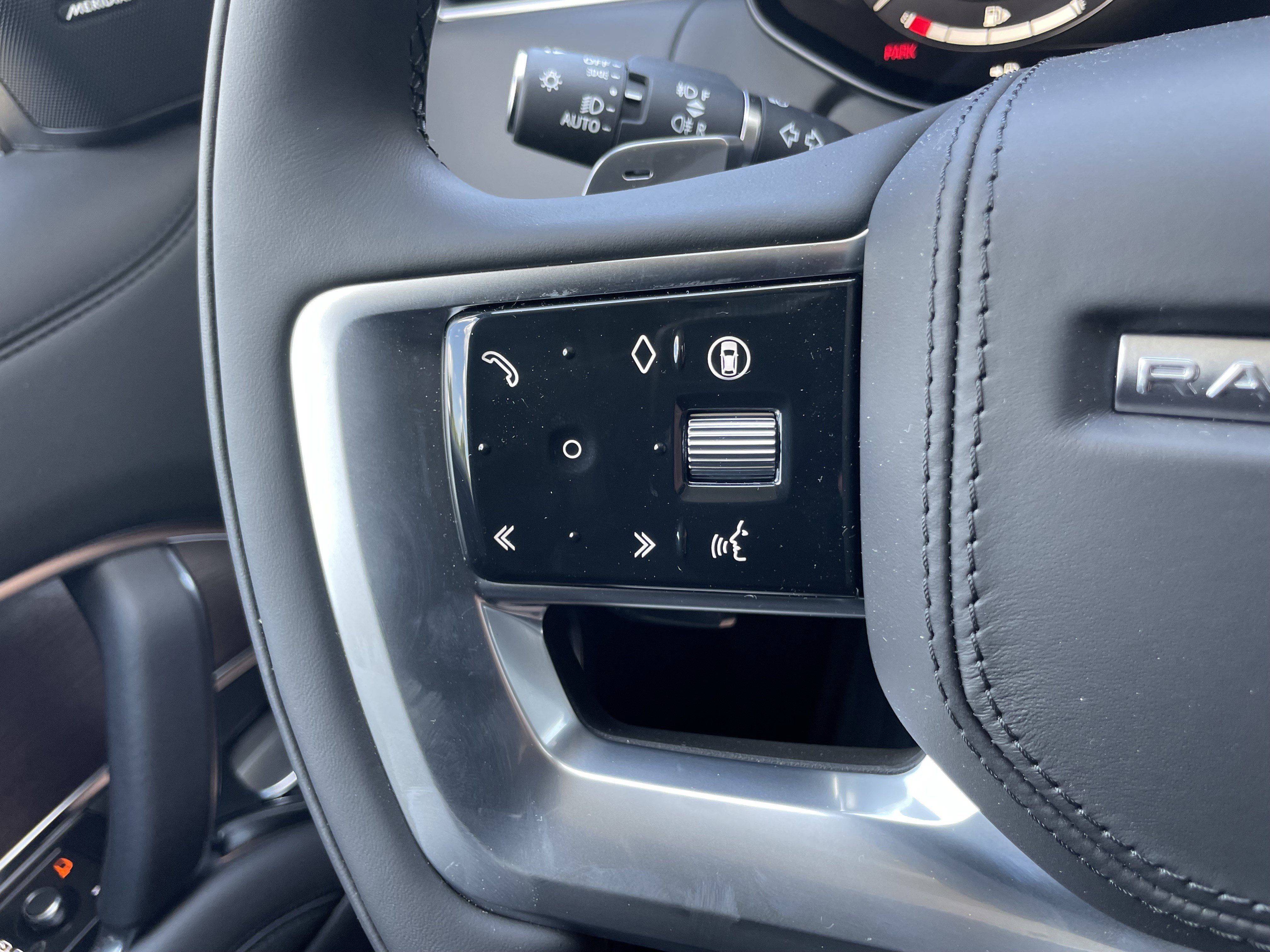 New 2025 Land Rover Range Rover SE image 23