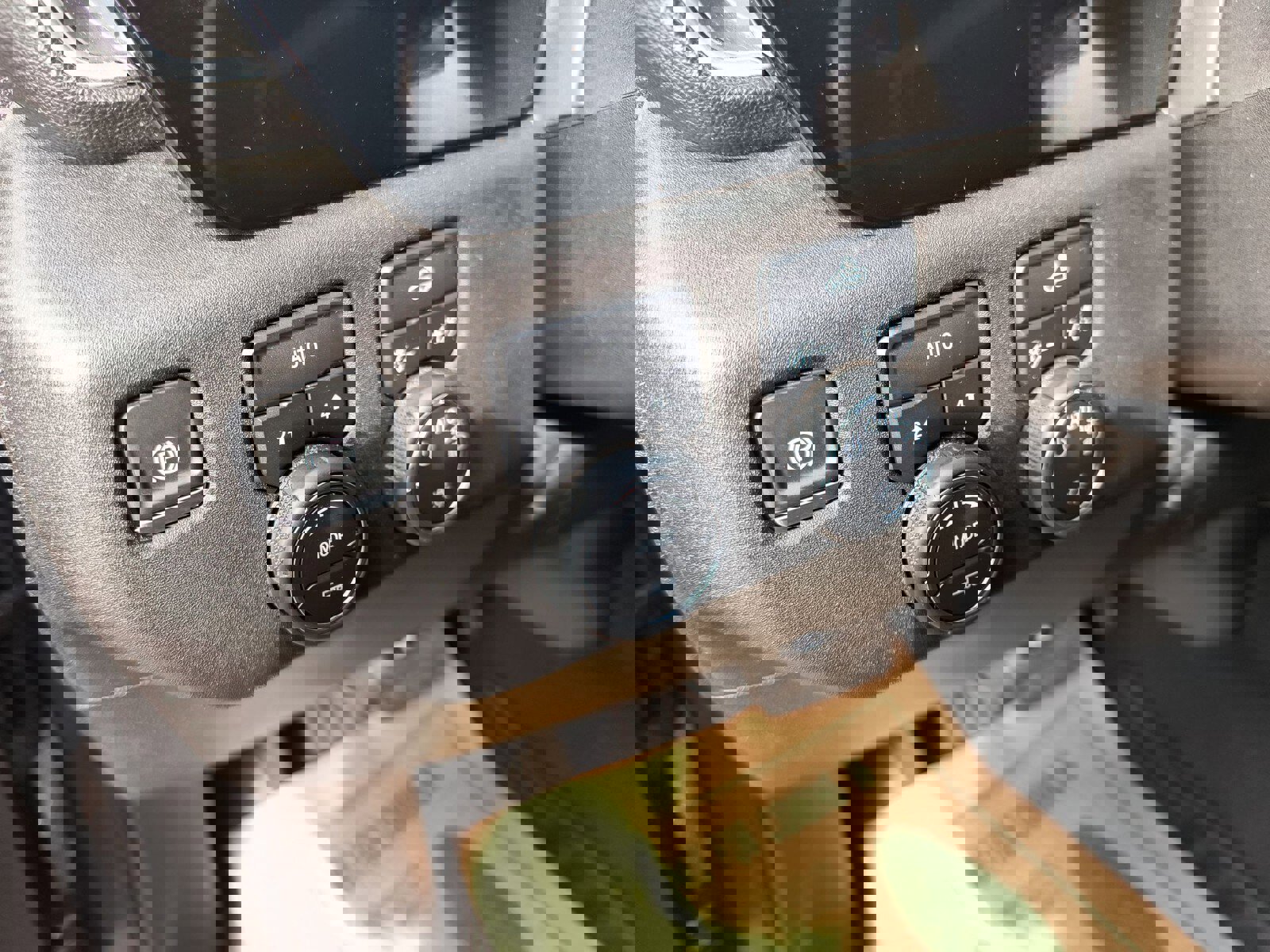 Used 2023 Chevrolet Silverado 1500 LT image 16