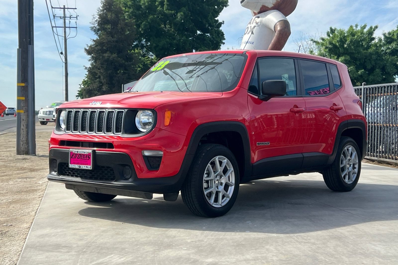 Used 2023 Jeep Renegade Latitude AWD/4WD image 9