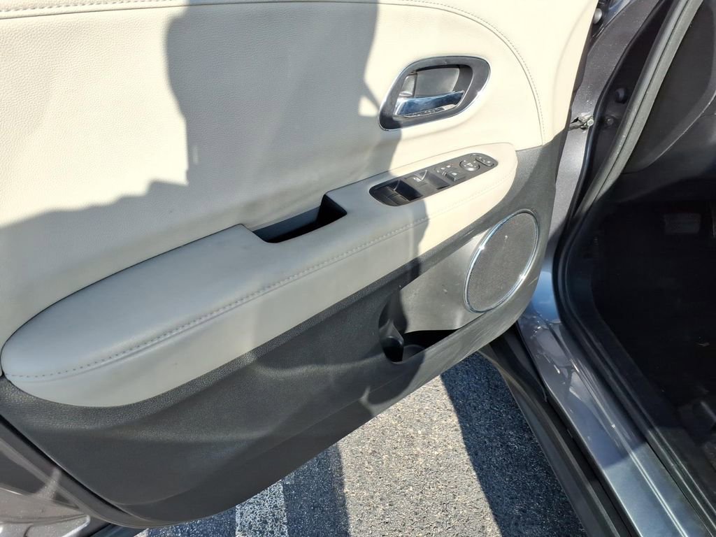 Used 2019 Honda HR-V EX-L image 10
