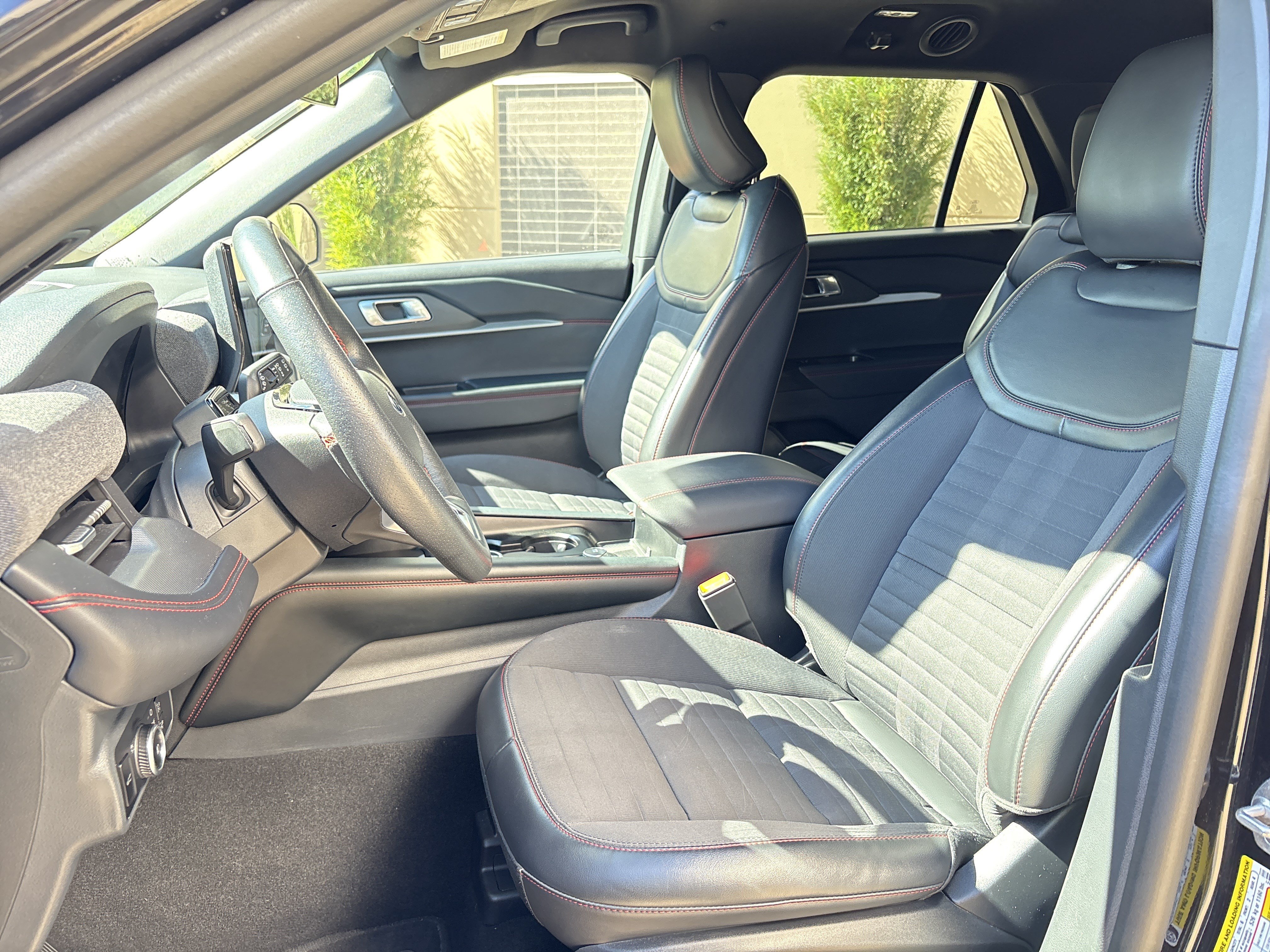 Used 2025 Ford Explorer ST-Line AWD/4WD image 16