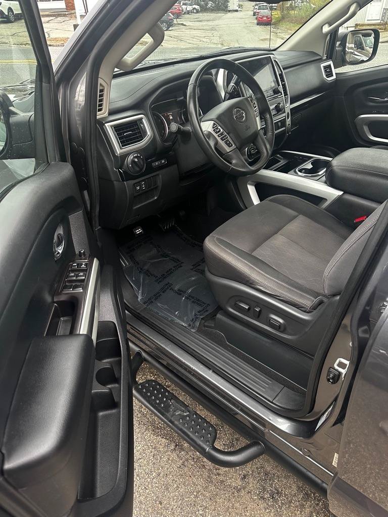 Used 2021 Nissan Titan SV w/ SV Convenience Package AWD/4WD image 9