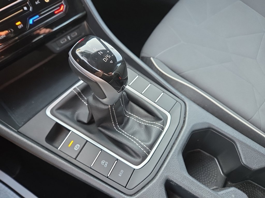 Used 2025 Volkswagen Jetta Sport FWD image 30