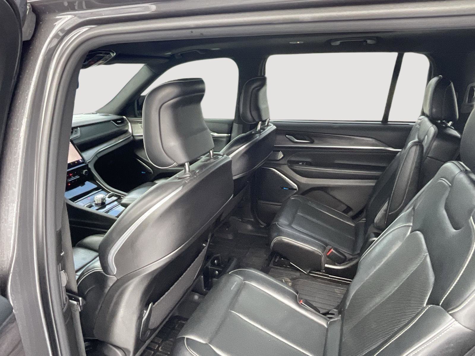 Used 2022 Jeep Grand Cherokee L Overland w/ Luxury Tech Group IV image 22