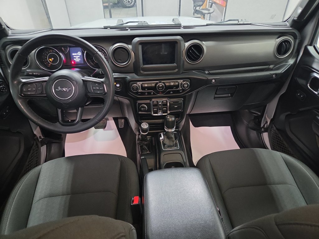 Used 2023 Jeep Gladiator Sport AWD/4WD image 3
