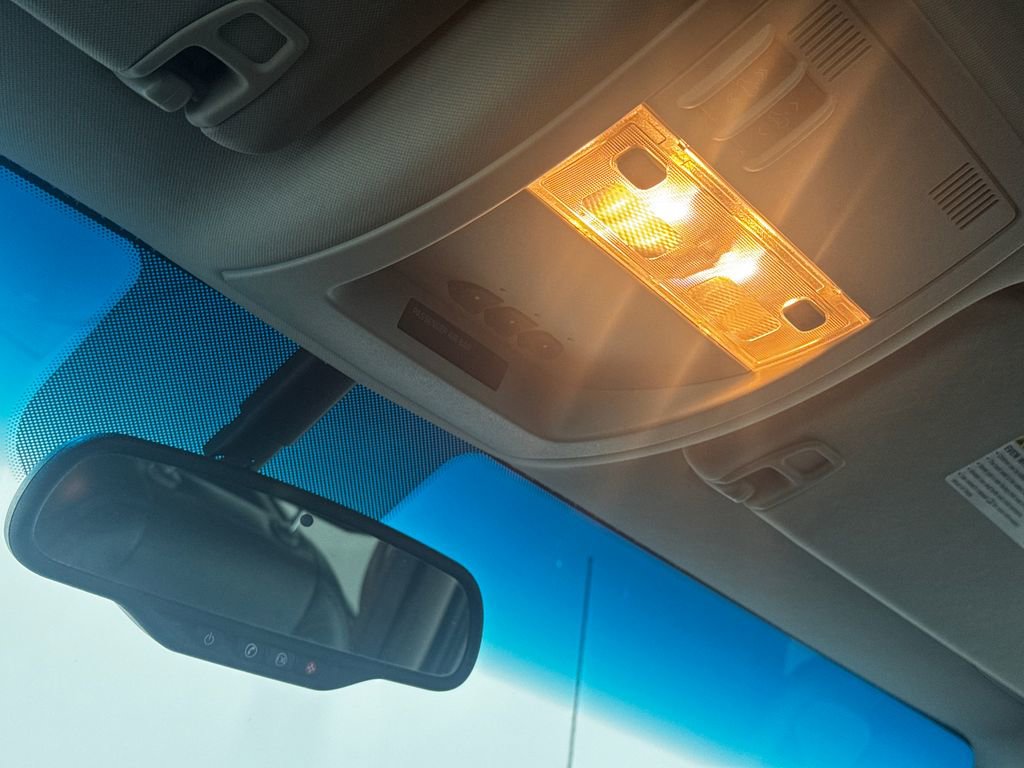 Used 2011 Chevrolet Avalanche LTZ image 30