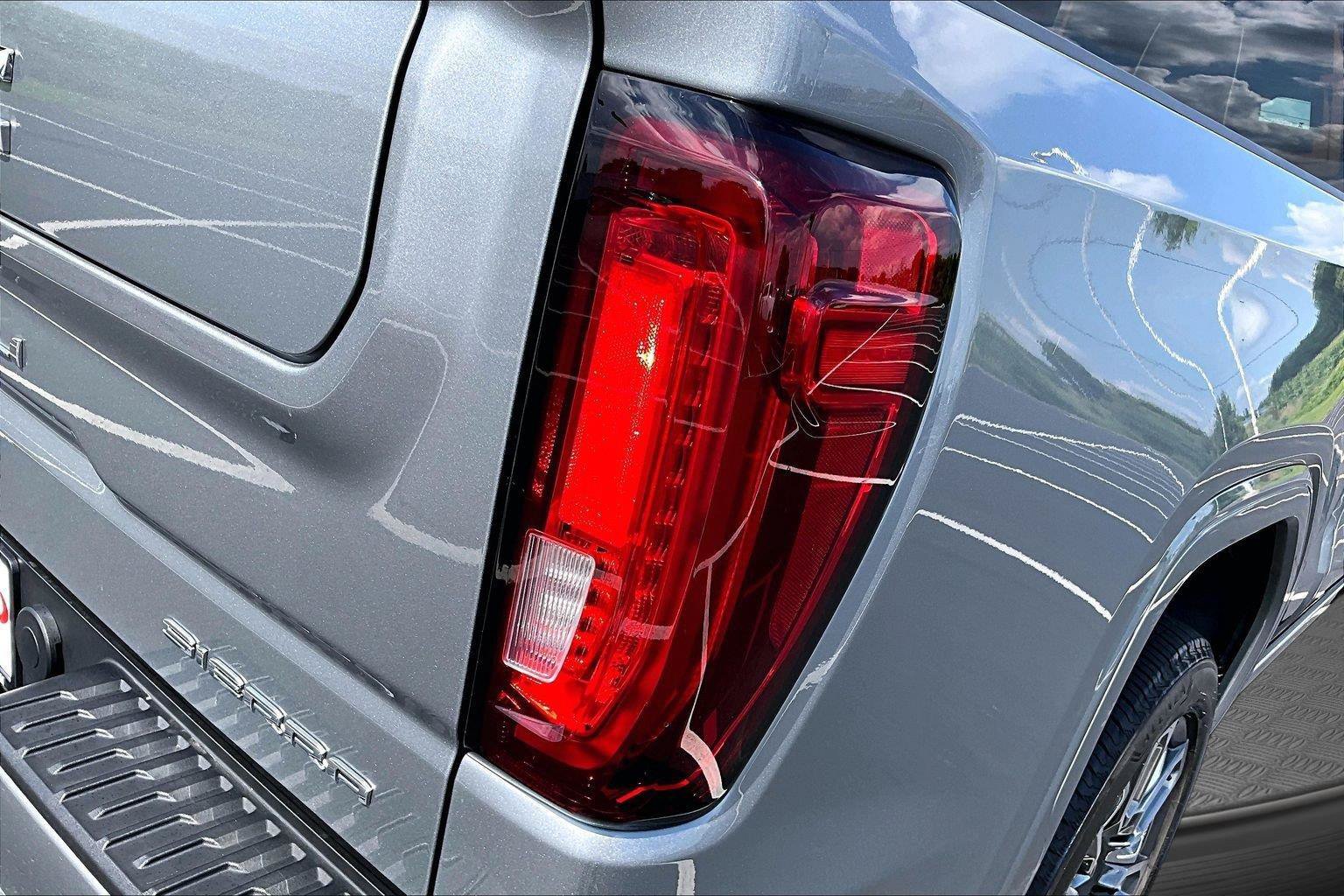 Used 2024 GMC Sierra 1500 Denali Ultimate AWD/4WD image 32