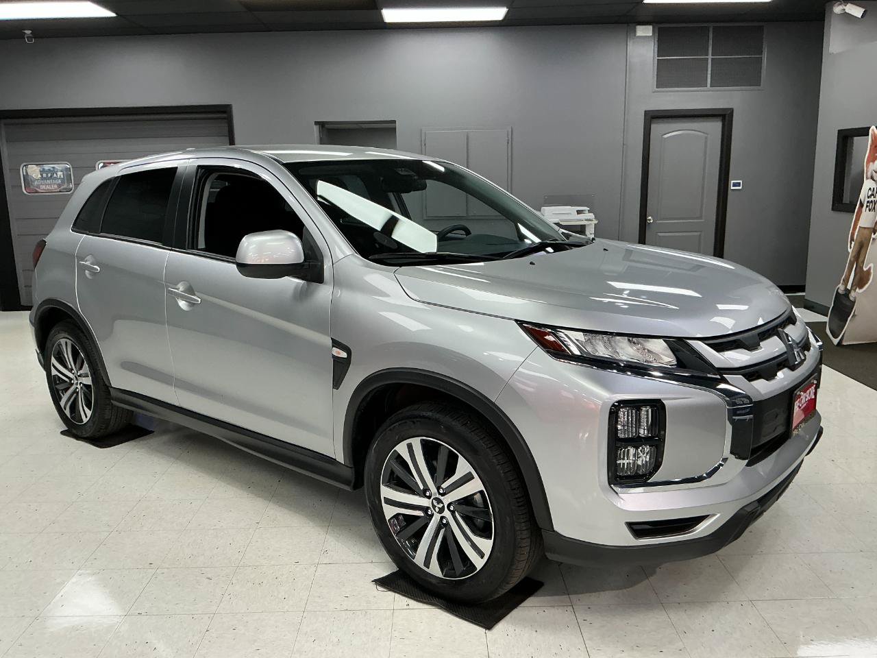 Used 2025 Mitsubishi Outlander Sport AWD image 2