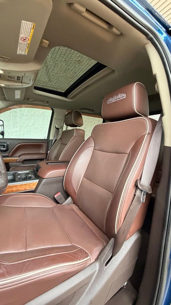 Used 2016 Chevrolet Silverado 2500 High Country w/ High Country Premium Package AWD/4WD image 2