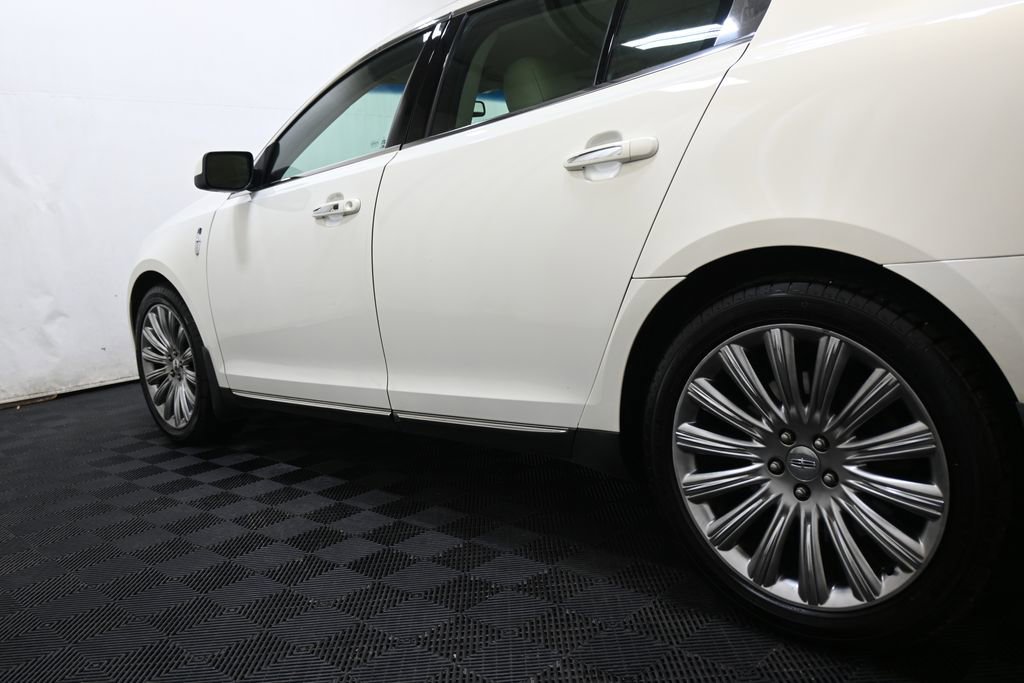 Used 2013 Lincoln MKS AWD image 9