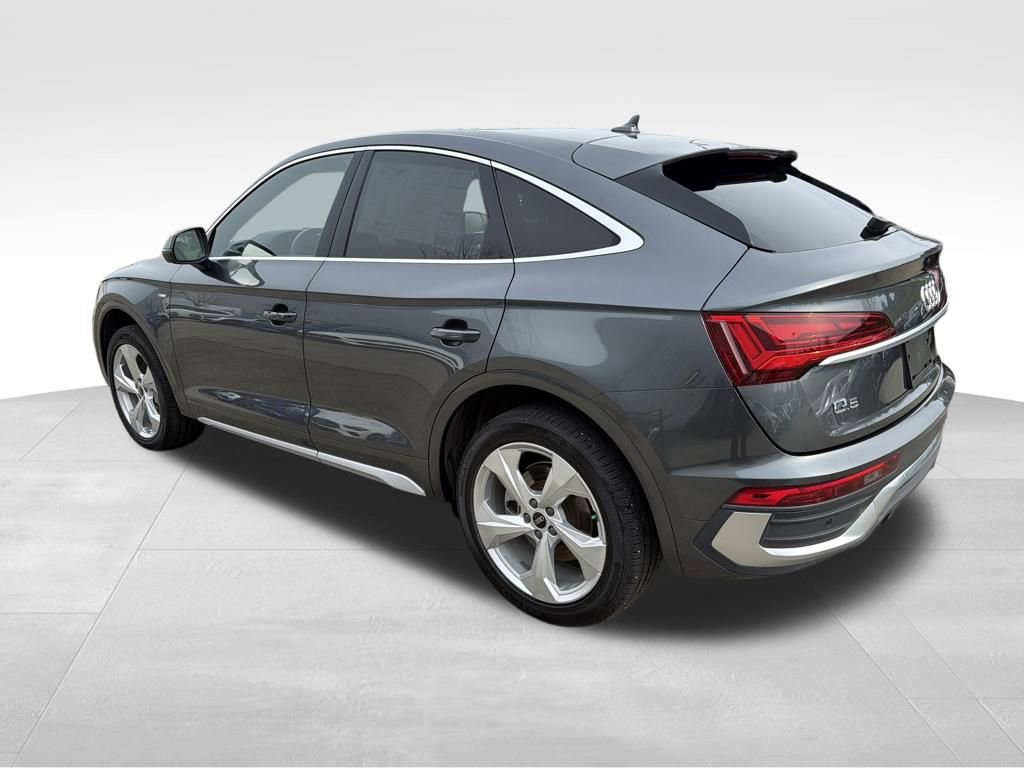 Used 2024 Audi Q5 2.0T Premium Plus w/ Premium Plus Package image 3