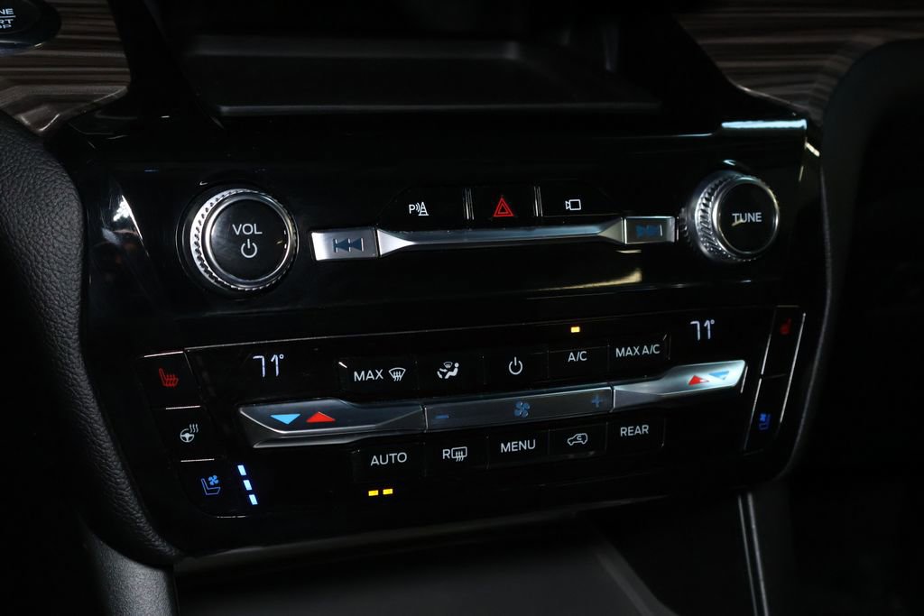 Used 2021 Ford Explorer Limited image 36