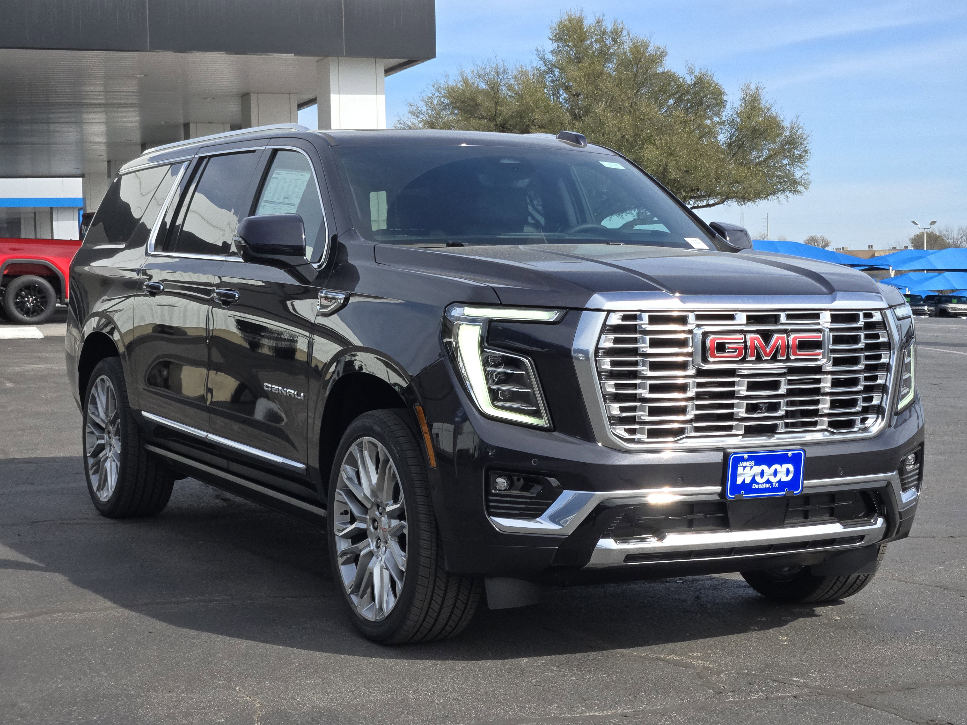 New 2026 GMC Yukon XL Denali w/ Denali Reserve Package image 2