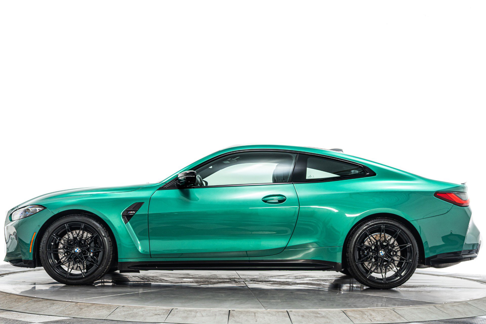 Used 2021 BMW M4 Coupe w/ Executive Package image 6