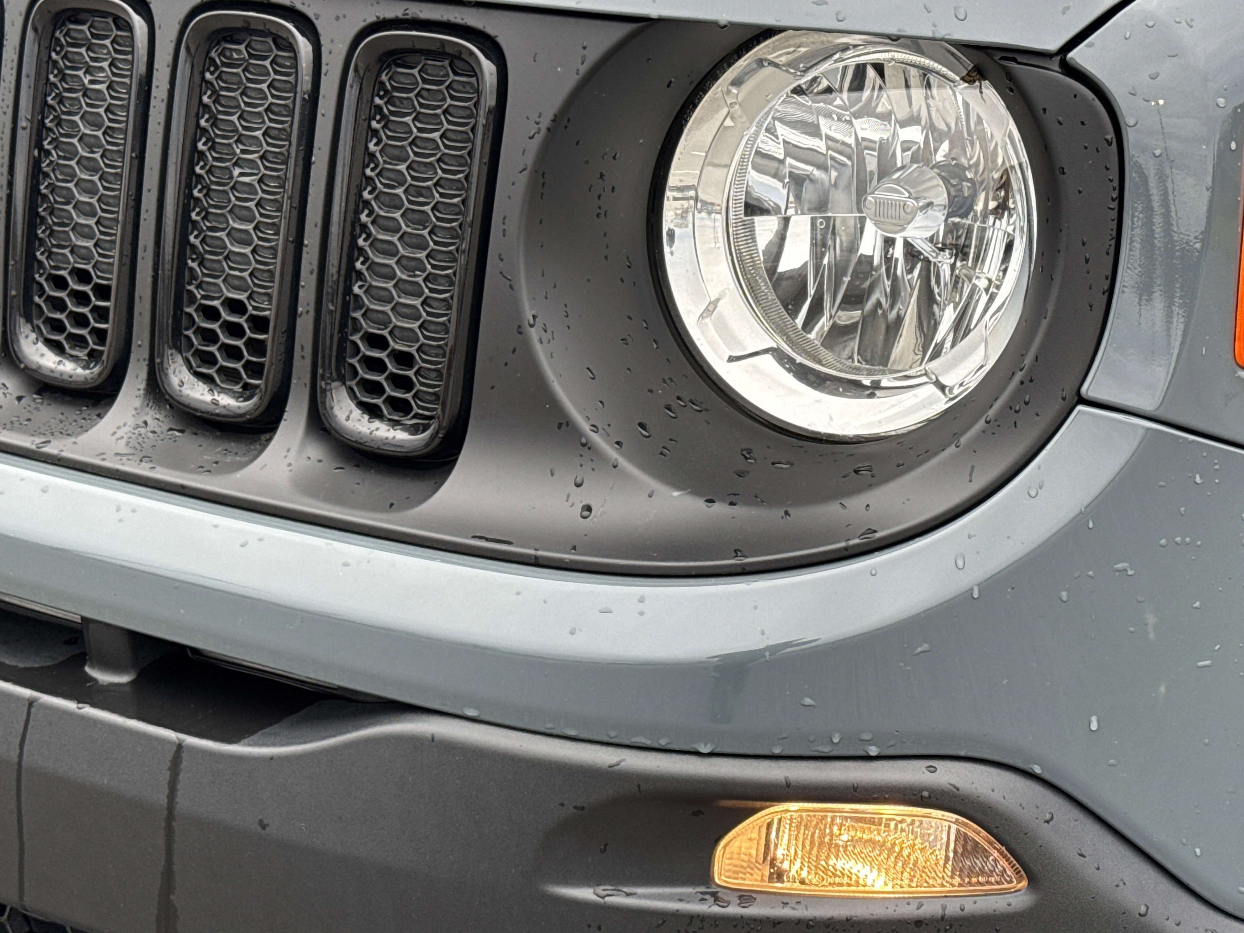 Used 2018 Jeep Renegade Altitude image 6