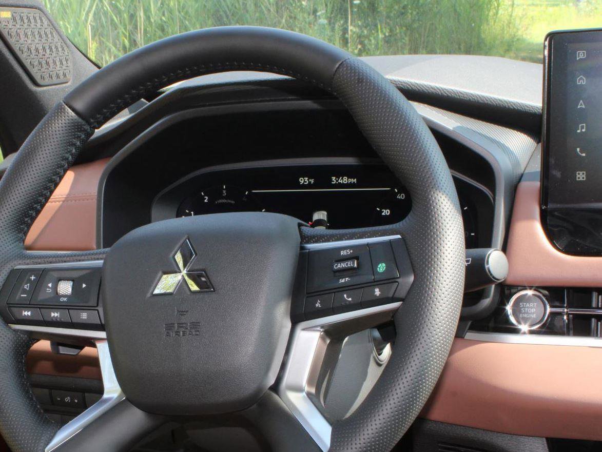New 2025 Mitsubishi Outlander SEL image 20