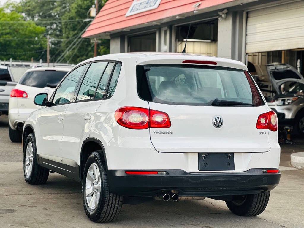 Used 2009 Volkswagen Tiguan S FWD image 7